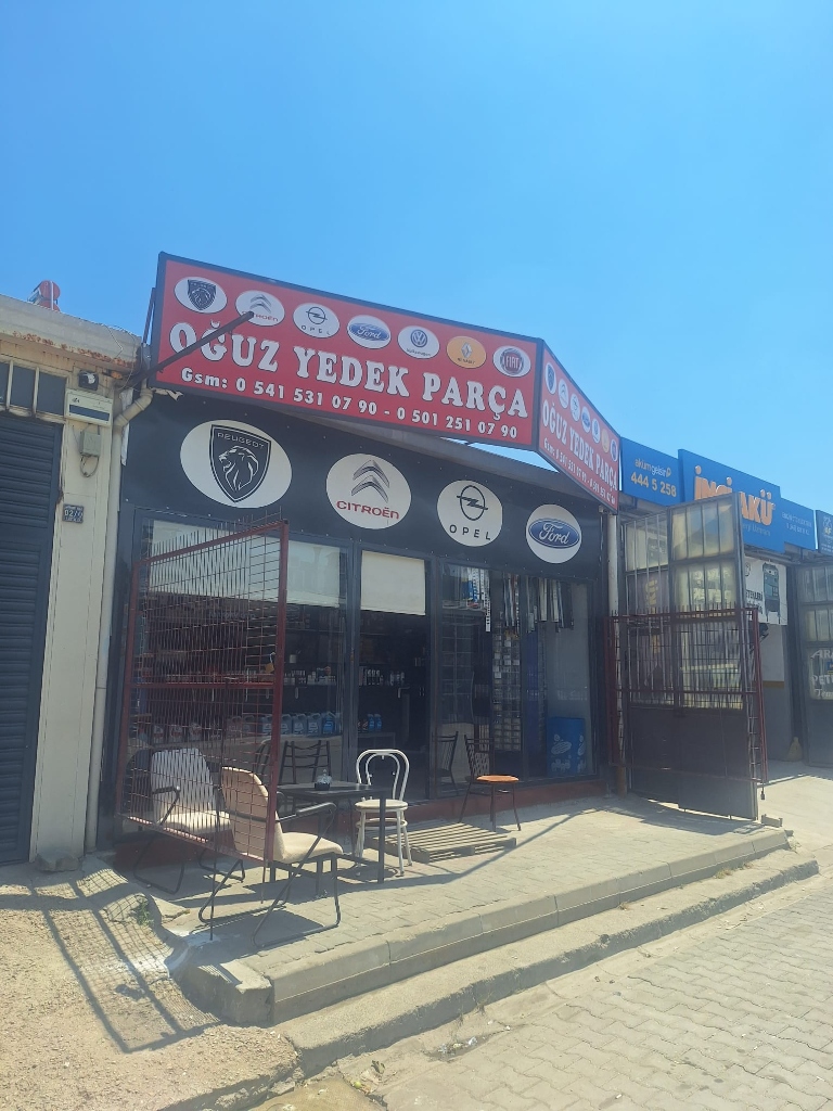 Oğuz Oto Yedek Parça Mağaza Vitrini